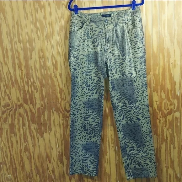 Ashley Stewart - Picture 3 of 7